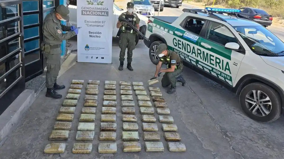 Tres mujeres detenidas por viajar con 65 kilos de droga en mochilas