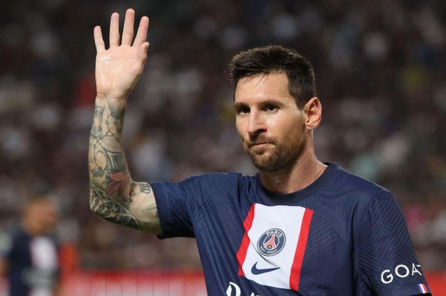 Hinchas del PSG abuchearon a Lionel Messi y el DT lo defendió