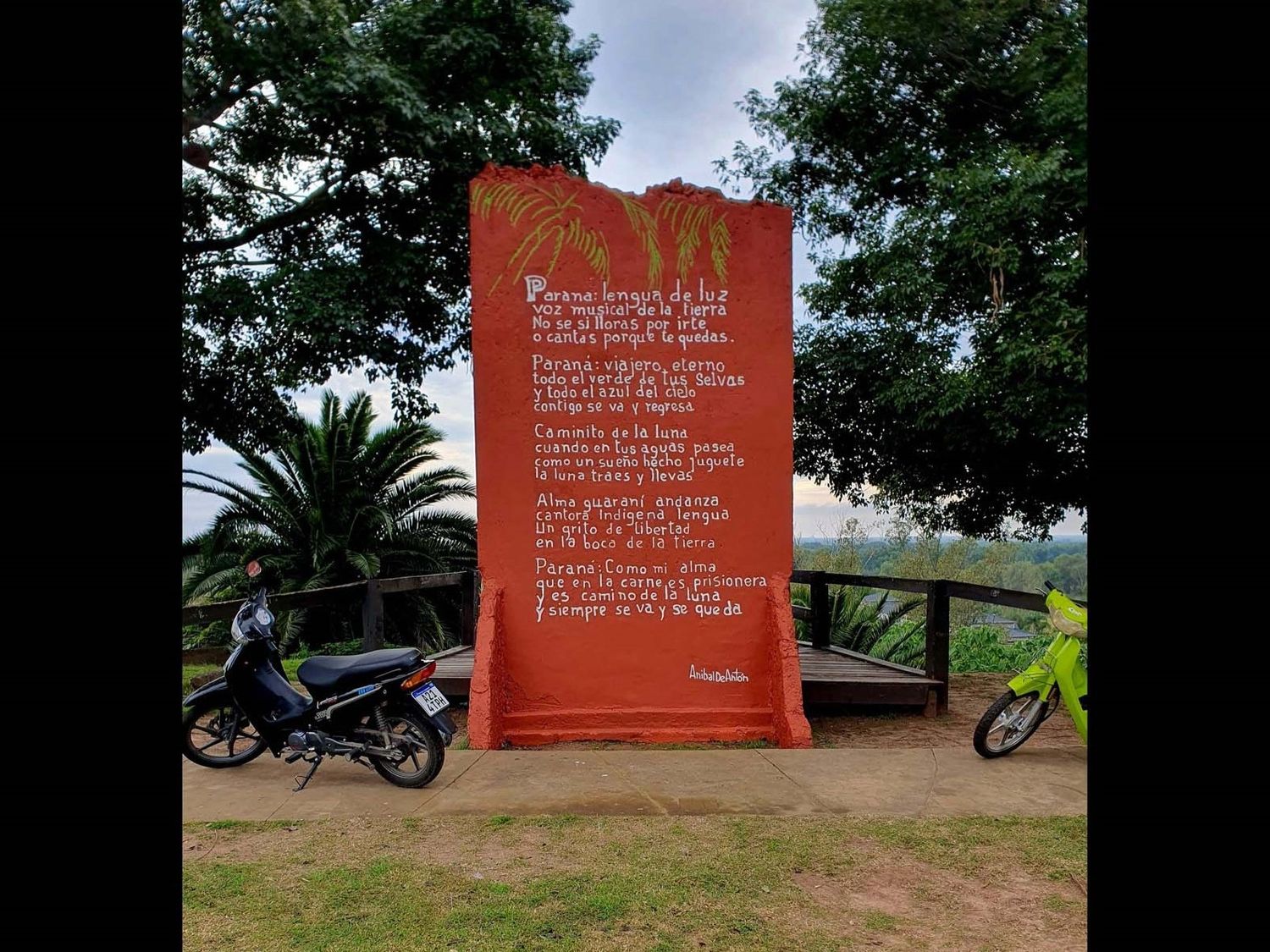 El mural con el poema de Aníbal de Antón restaurado. foto: Amigos del Patrimonio Cultural