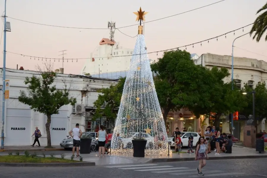 Expectativa en los comercios del centro en la previa a la Navidad: trabajarán con horarios especiales