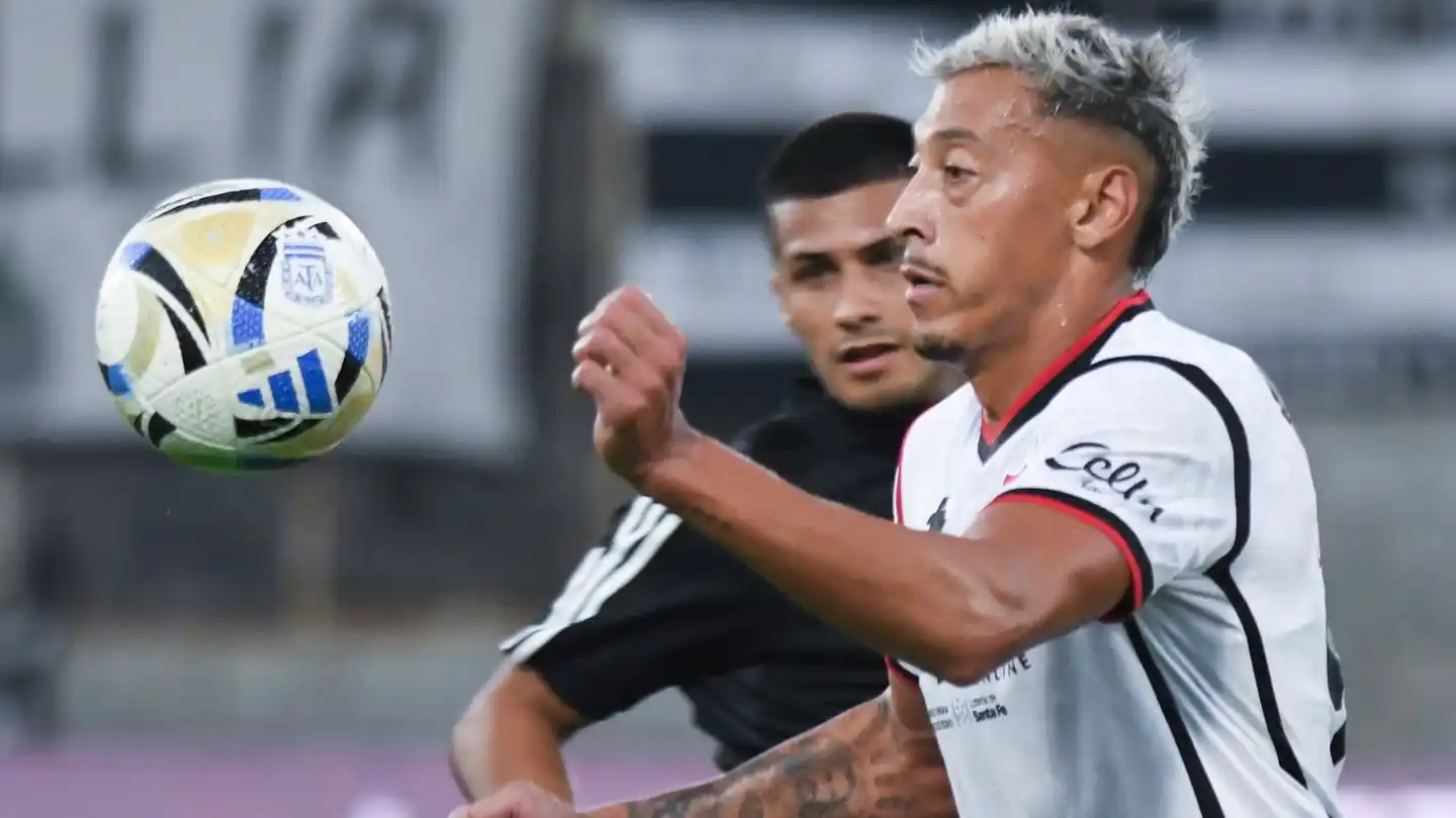 Riestra y Newell's empataron en CABA.