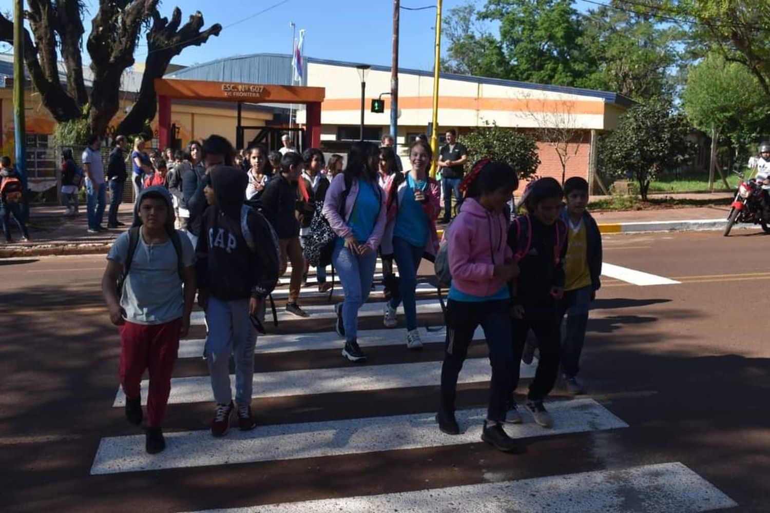 Nuevo semáforo peatonal en Montecarlo