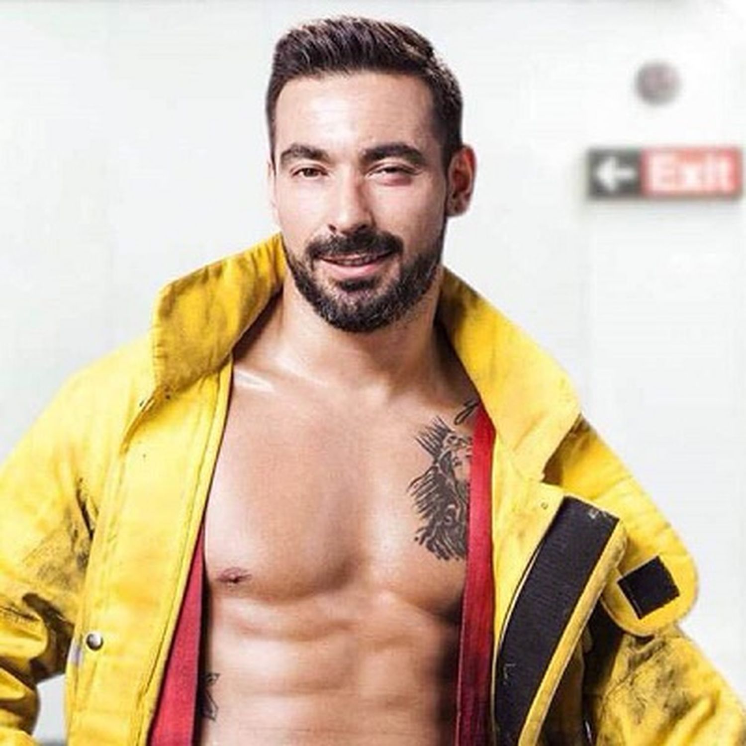Las fotos del Pocho Lavezzi: Ahora es "bombero hot"