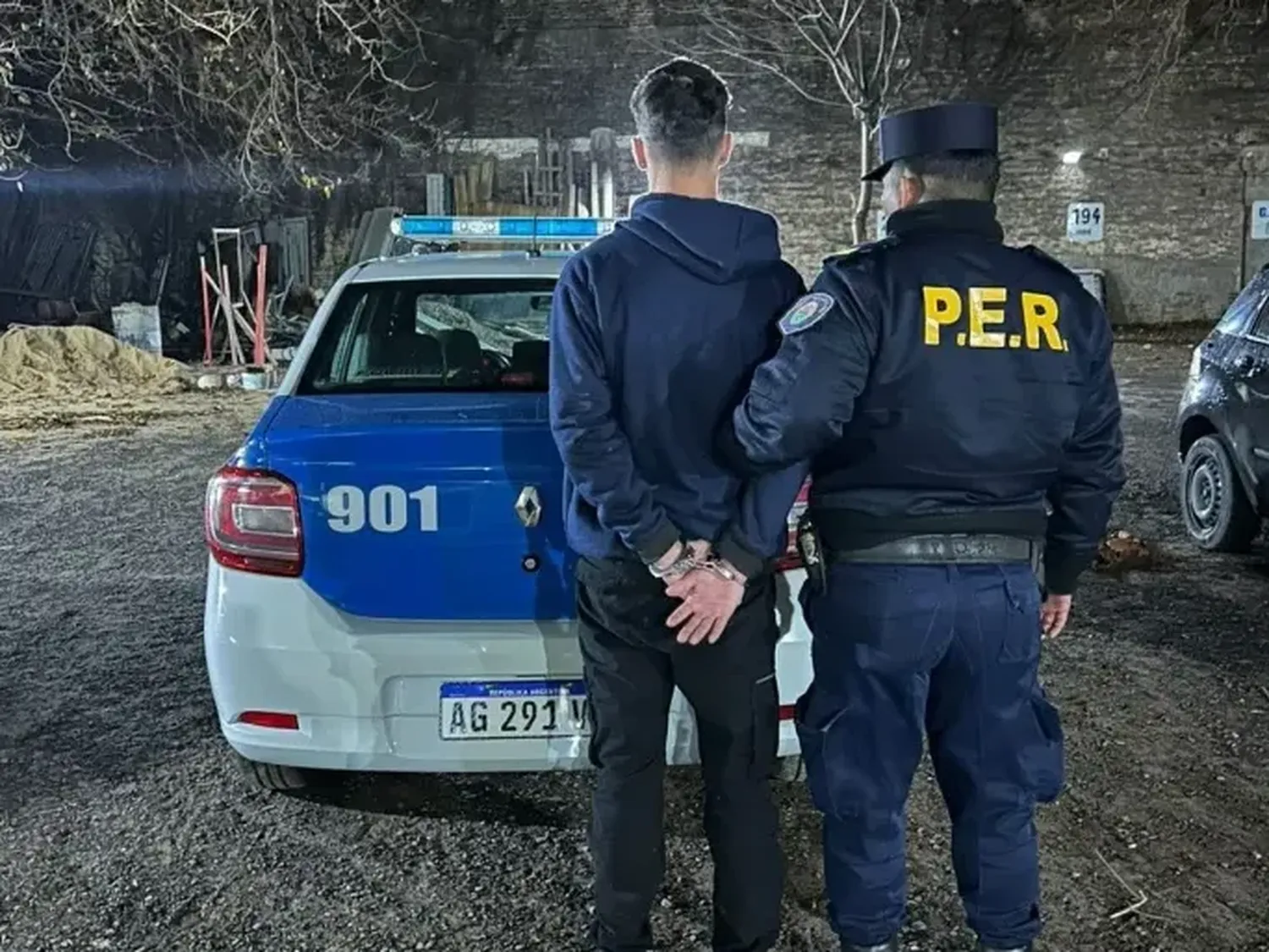Noche de furia en una pensión: golpes, heridas con arma blanca y un detenido
