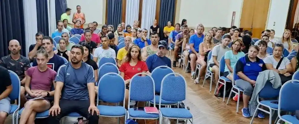 Capacitaciones gratuitas para entrenadores, profesores de Educación Física y público en general