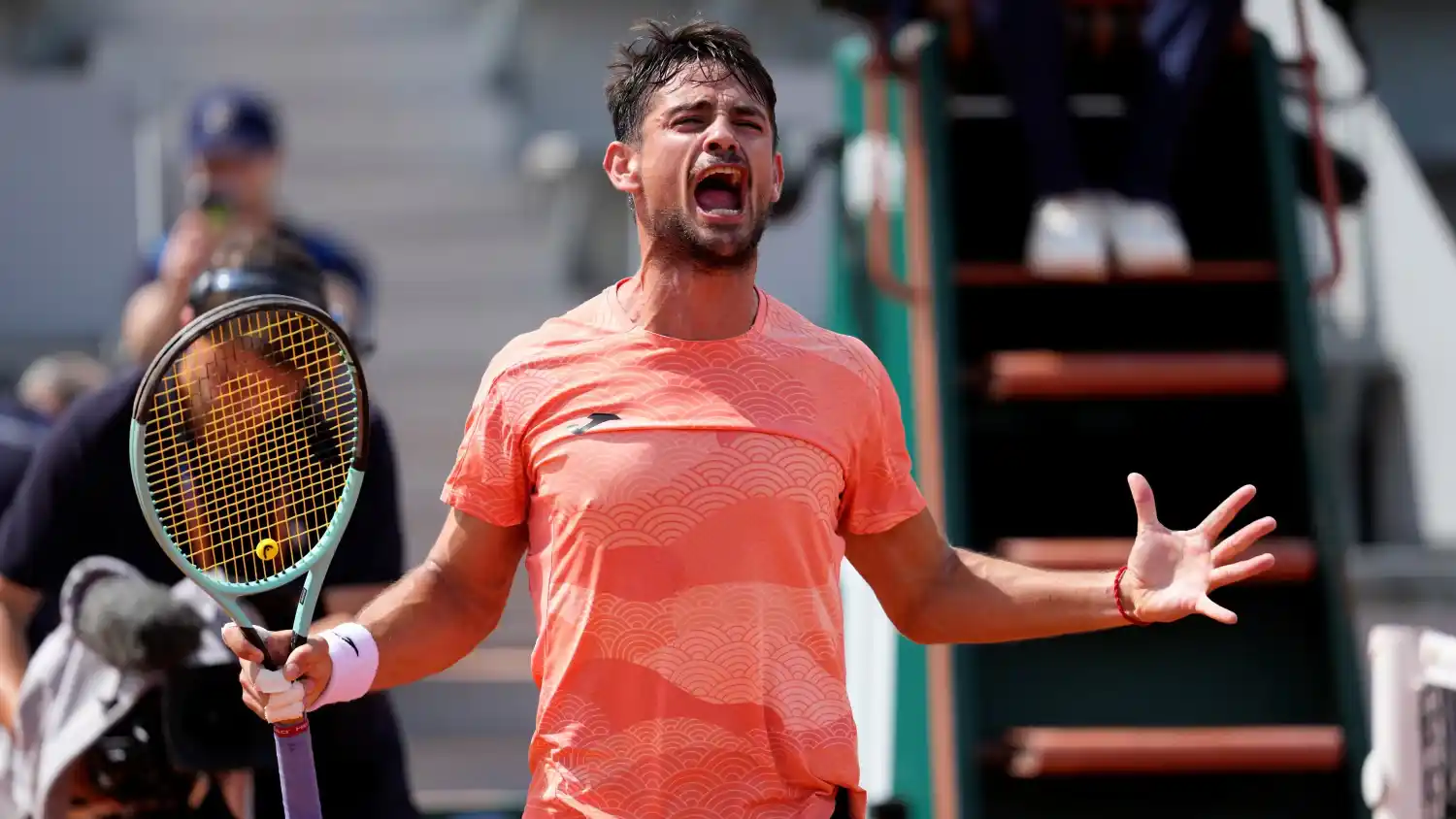 Navone dio el primer paso en Francia.