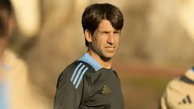 Diego Placente, DT del seleccionado argentino.