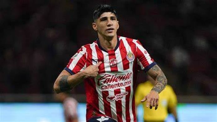 Alan Pulido regresó a Chivas en el 2025