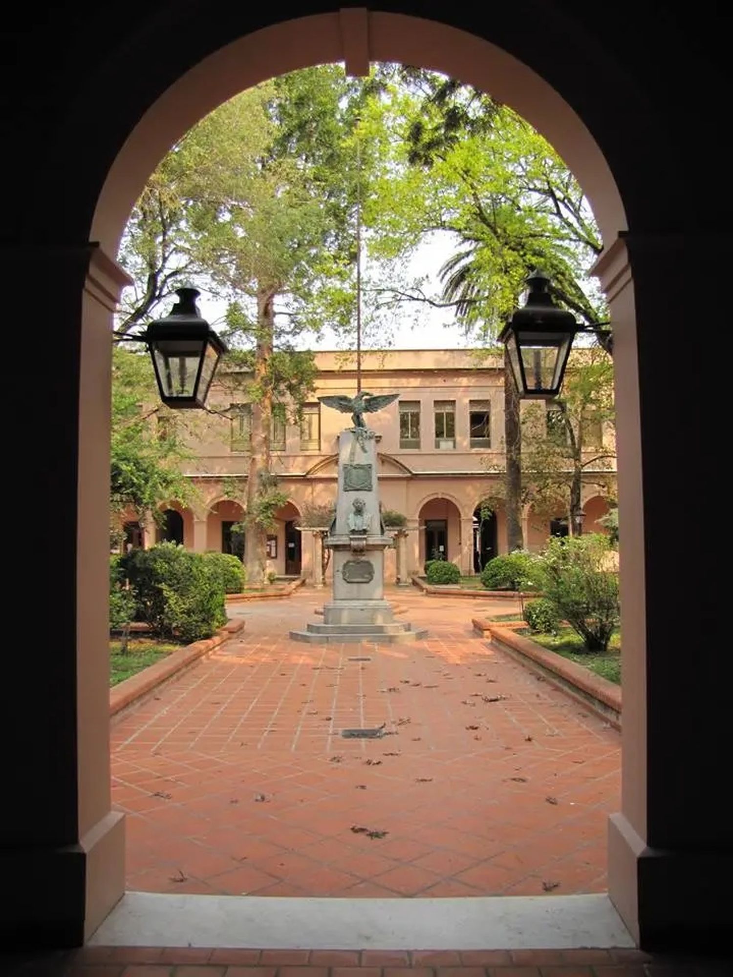 colegio nacional concepcion del uruguay - 1