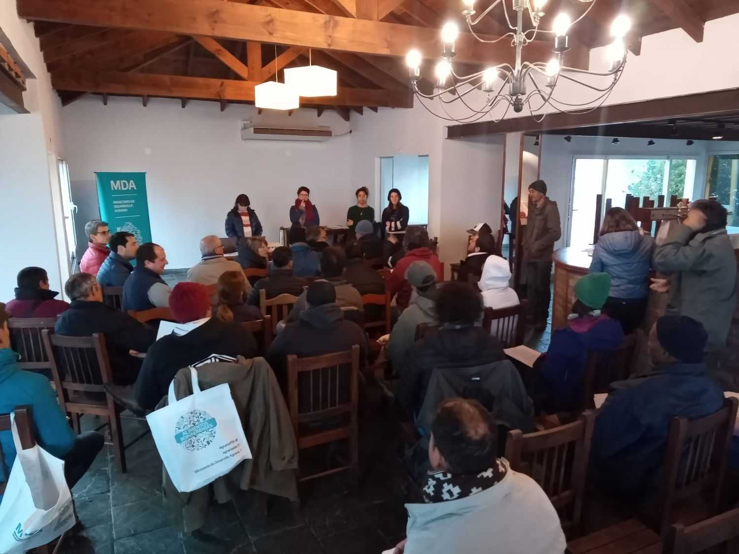 Se realizó el taller de poda de invierno en la vitivinicultura