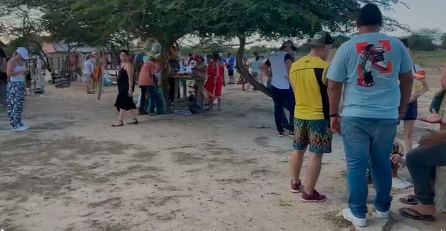 ¡HURTO MILLONARIO! En pleno almuerzo en una ranchería roban a 61 turistas en Colombia  