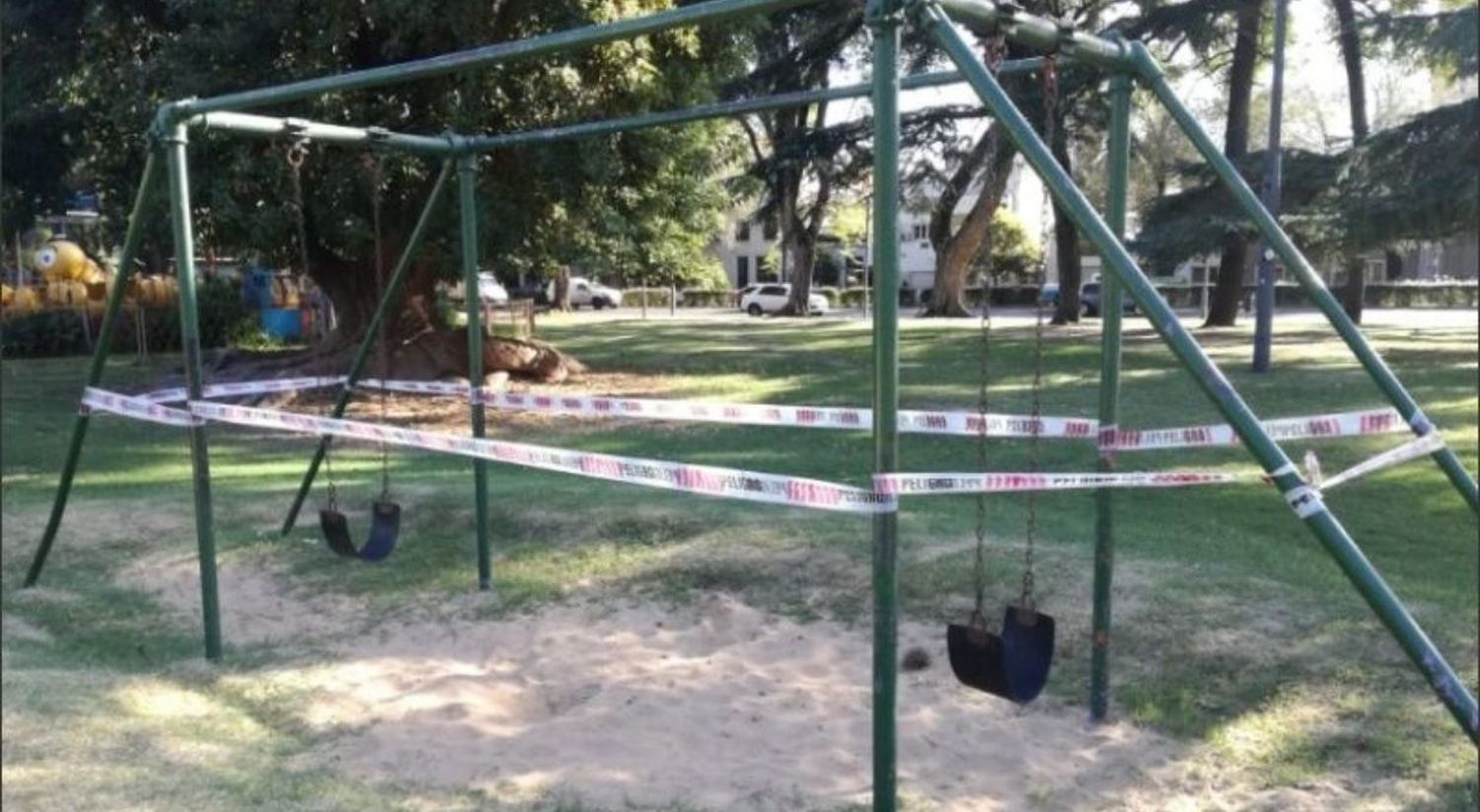 Rosario cercó los juegos de parques antes de las salidas recreativas