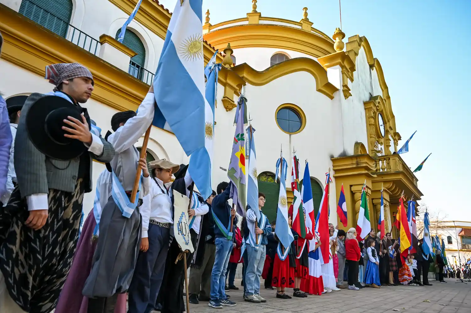 Javier Gastón: “Hoy no solo celebramos el cumpleaños de Chascomús, también homenajeamos a su gente”