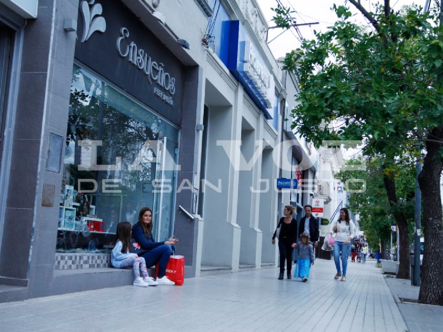 Comercio acordó un aumento extra del 10%