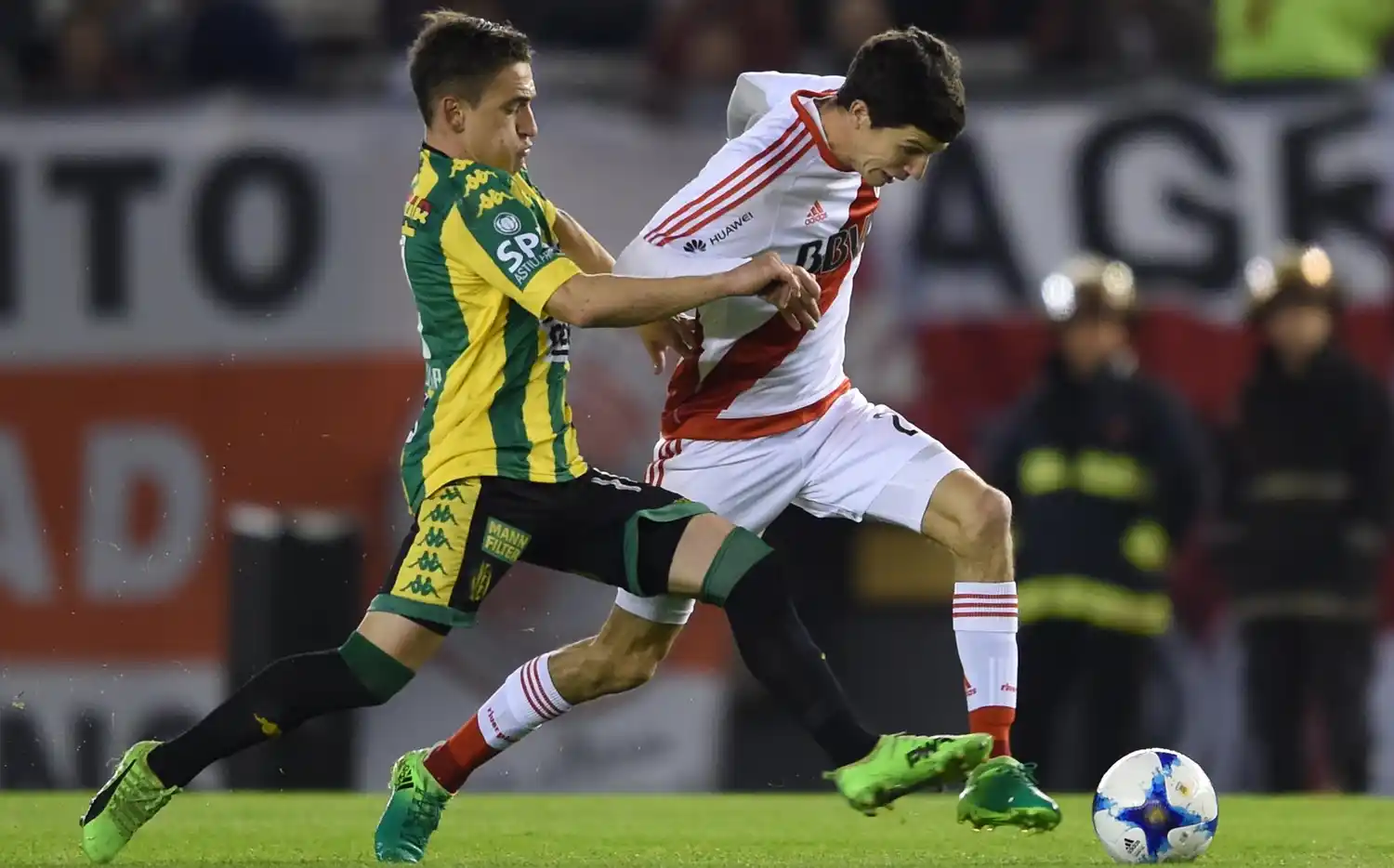 Aldosivi cayó ante River y pende de un hilo