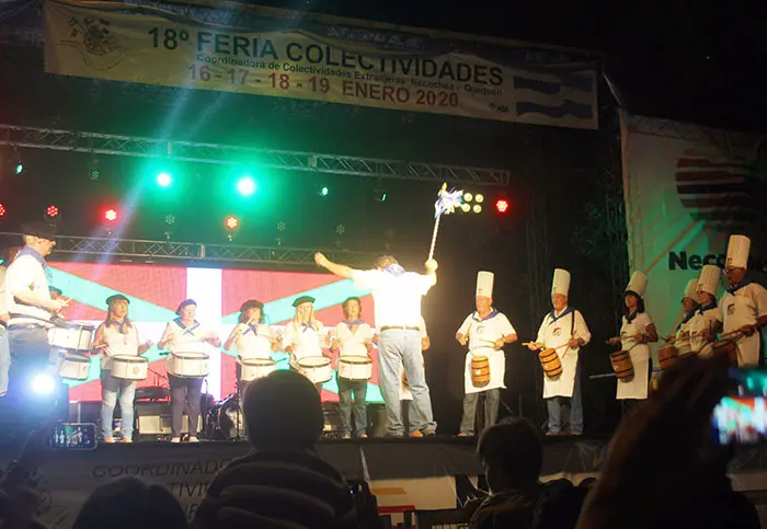 Con bailes y platos típicos, finalizó anoche la Feria de las Colectividades