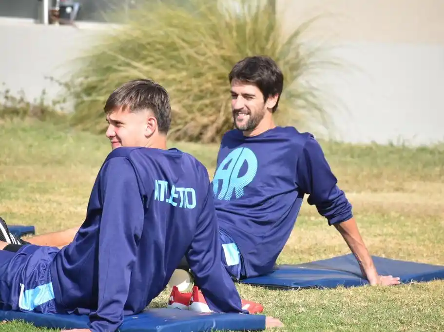 Albretengo, capitán de la Crema, presenta ante los salteños desde las 22hs.Foto:Prensa AR