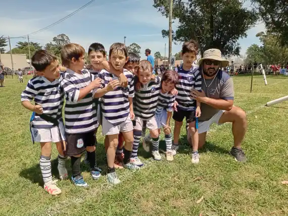 Gran jornada de rugby infantil en Los 50, con muchos equipos visitantes