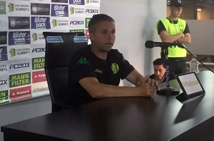 Álvarez: "Hubo un retroceso exagerado sobre el final del partido"