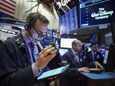 El Riesgo País cayó a 596 puntos.