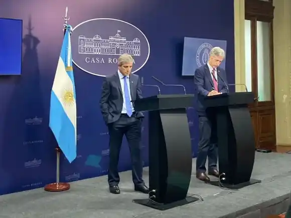 El Gobierno anunció que el lunes se levanta el cepo cambiario con un dólar de hasta $1.400