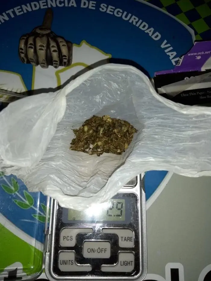 Transitaban por ruta con cocaína y dosis de LSD