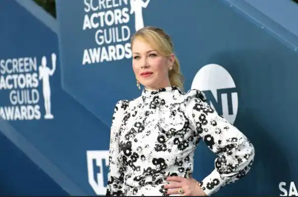 Christina Applegate afectada por esta enfermedad
