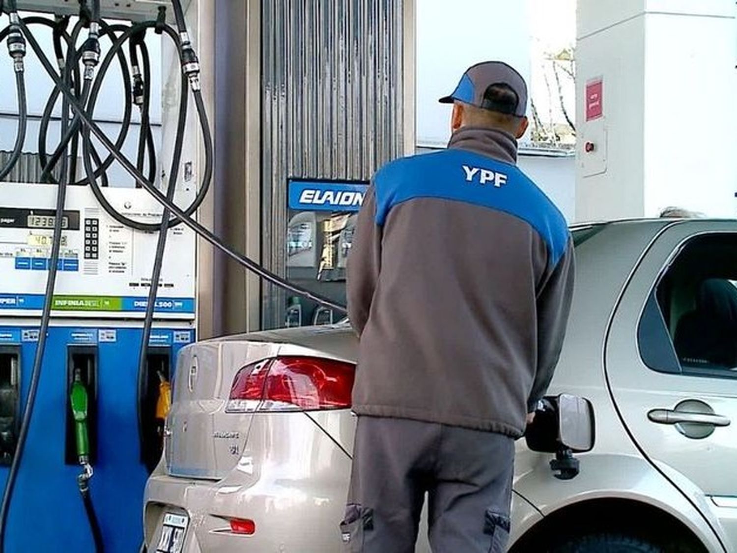 Nuevo ajuste de precios en los surtidores. Foto: Gentileza