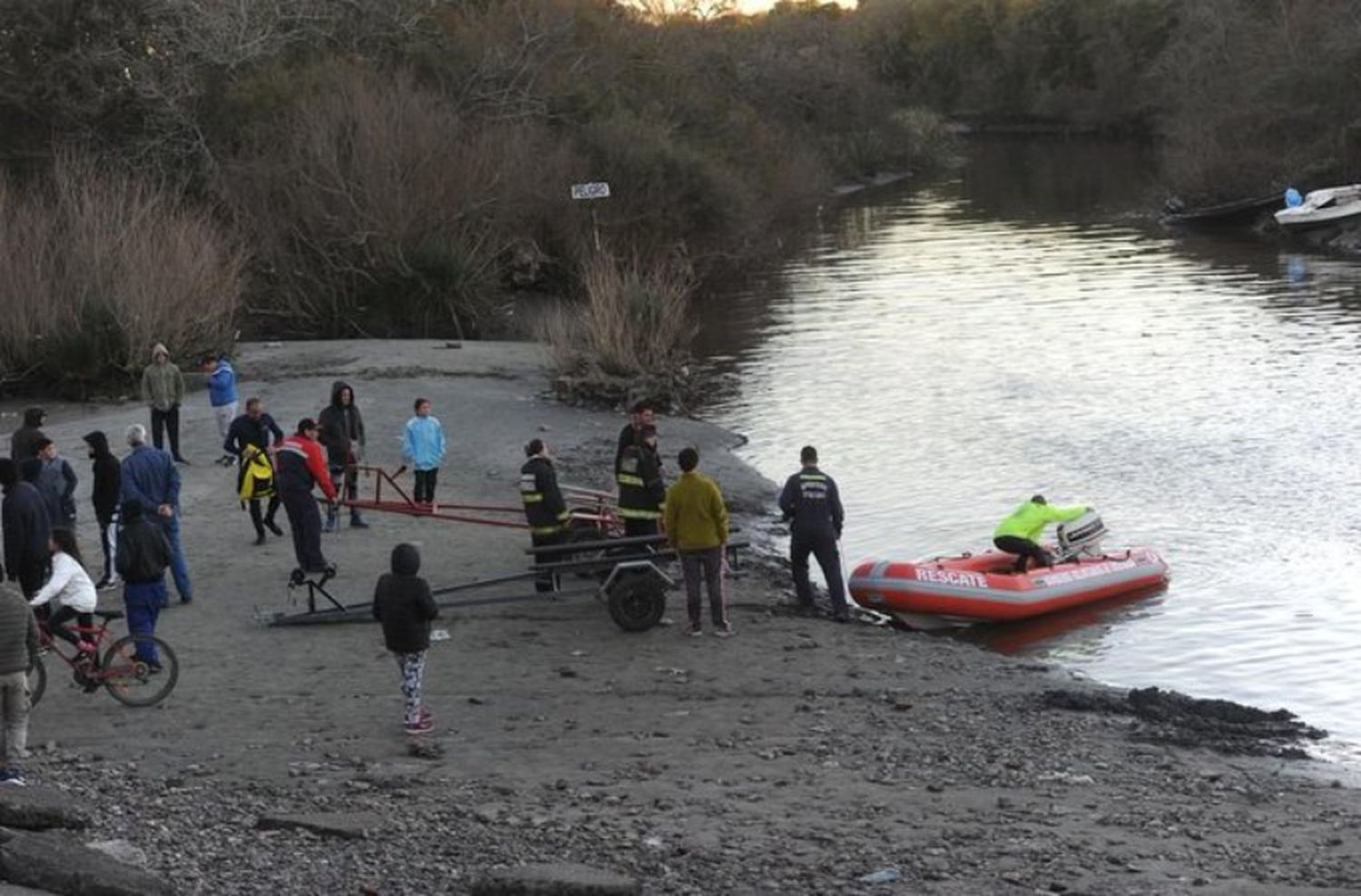 Buscan a dos pescadores en La Plata: denuncian que el operativo comenzó tarde