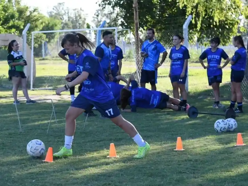Las Cremosas en plena pretemporada de cara al inicio del torneo de la Primera B Femenina de AFA. Foto:Prensa AR