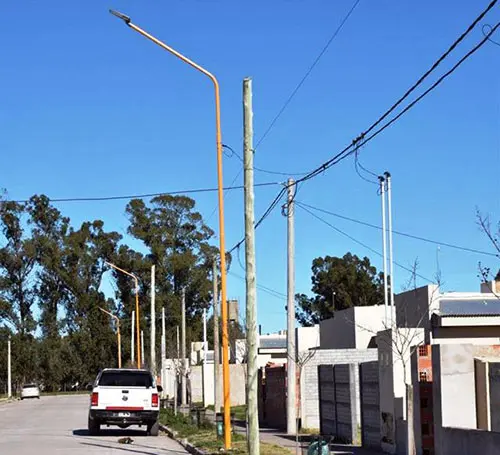 Finalizó colocación de columnas de iluminación