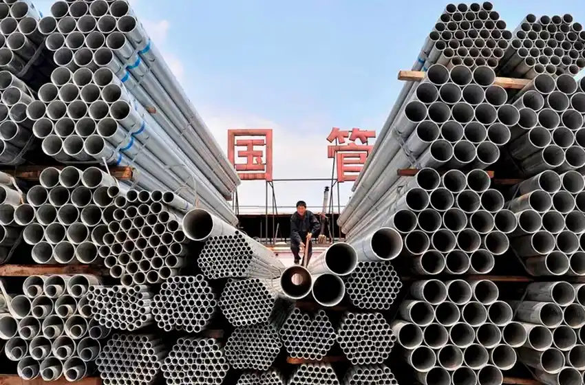 Las exportaciones chinas volvieron a caer en medio de la crisis inmobiliaria y la menor demanda global de sus productos