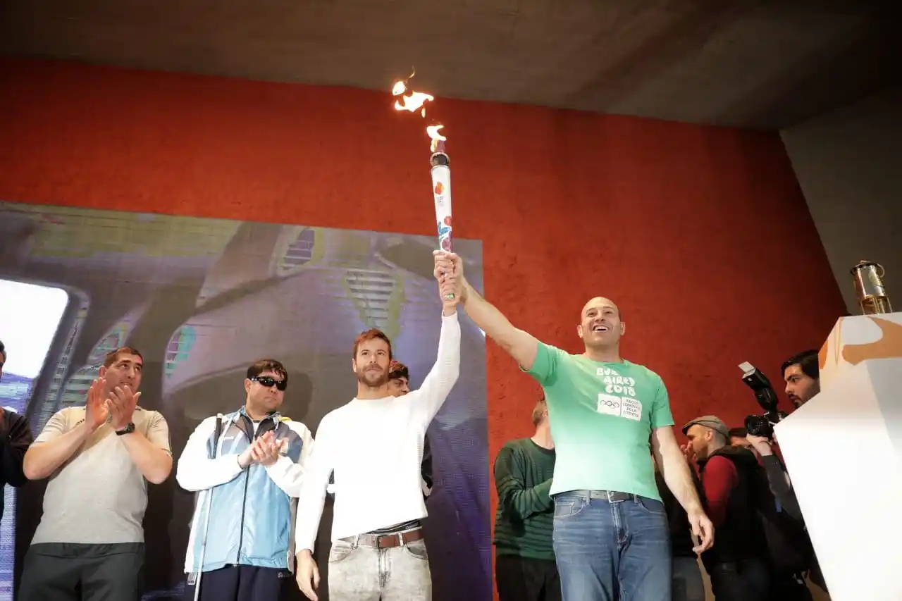 Quilmes marcó el inicio del recorrido de la antorcha olímpica de Buenos Aires 2018