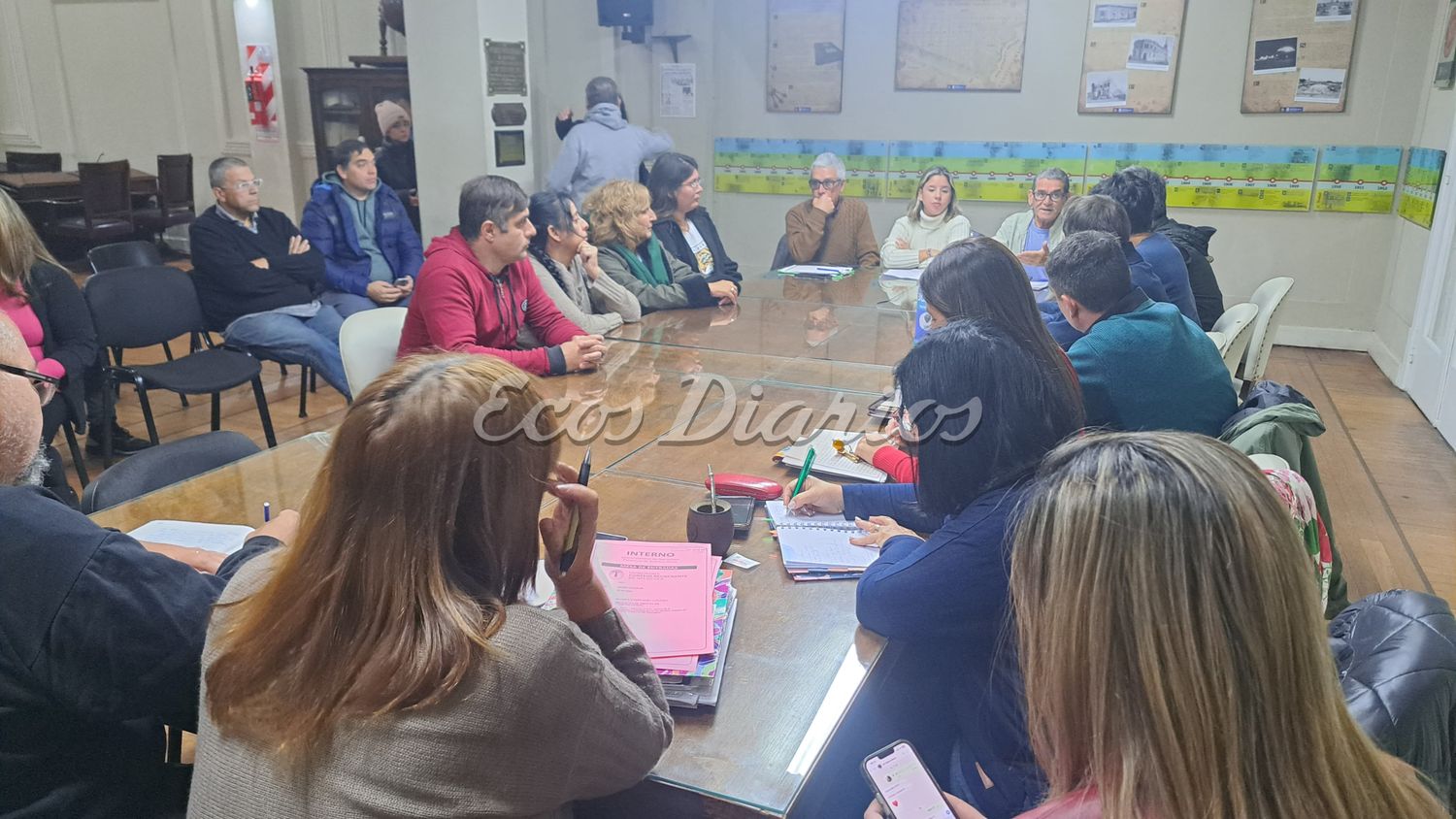 Vecinos reclamaron los hechos y formularon un listado con 13 puntos a tratar