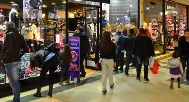 En lo que va del año, las ventas minoristas acumularon una baja de 2,3%