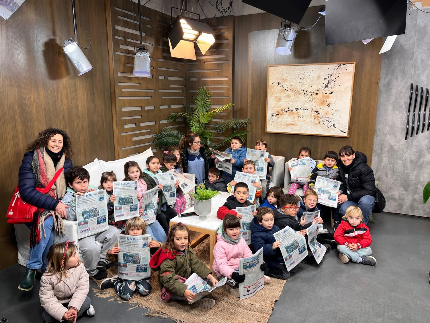 Los chicos del Jardín 911 vivieron una mañana mágica en El Eco Multimedios