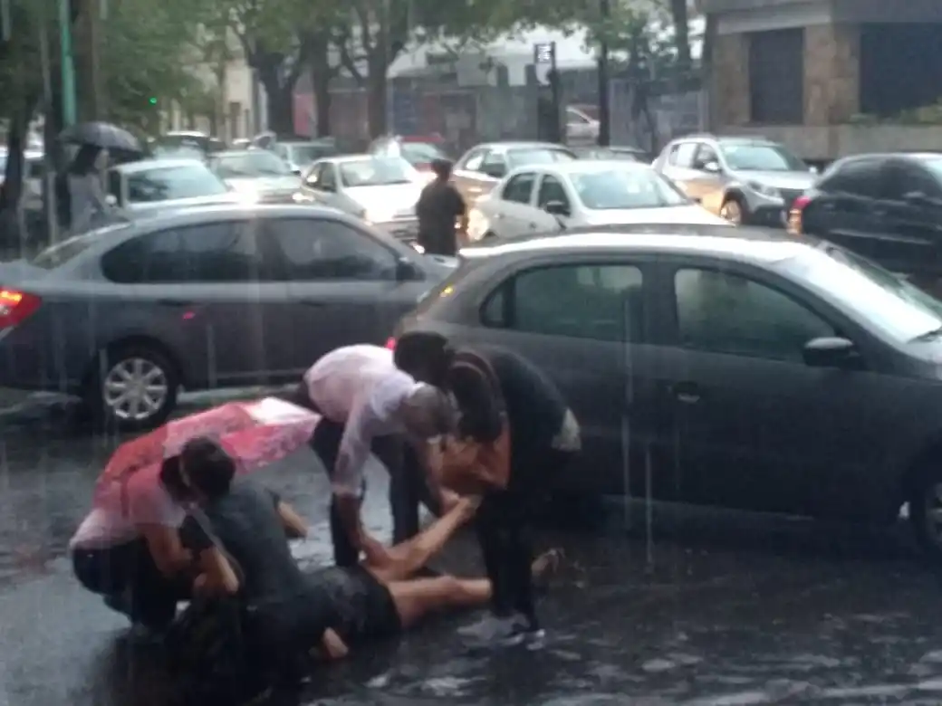 Atropellaron a una mujer en la esquina de 25 de Mayo y Jujuy