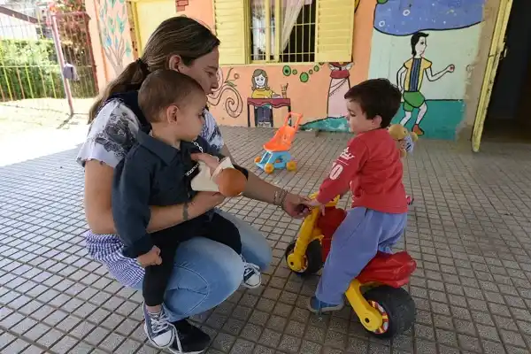 “Madres Cuidadoras” evidencia el rol desigual en el cuidado de los hijos
