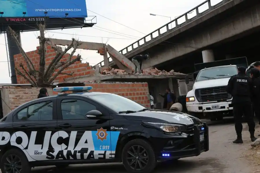 Mediante un tapiado, inhabilitaron dos puntos de venta de drogas en barrio Santa Lucía de Rosario