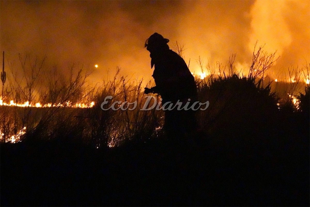 Incendio de pastos generó tensión entre vecinos del barrio La Ribera