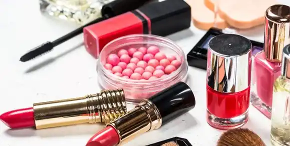 Anmat prohibió la comercialización de algunos cosméticos, productos de limpieza y dispositivos de salud