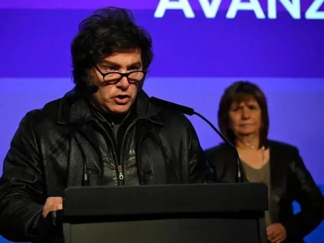 Javier Milei convocó a reunión de Gabinete tras el duro revés electoral bonaerense