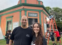 Natalia Oreiro y Pablo Rago estuvieron en Gardey filmando una película para Netflix