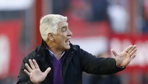 Oficial: Omar De Felippe es el nuevo técnico de Vélez
