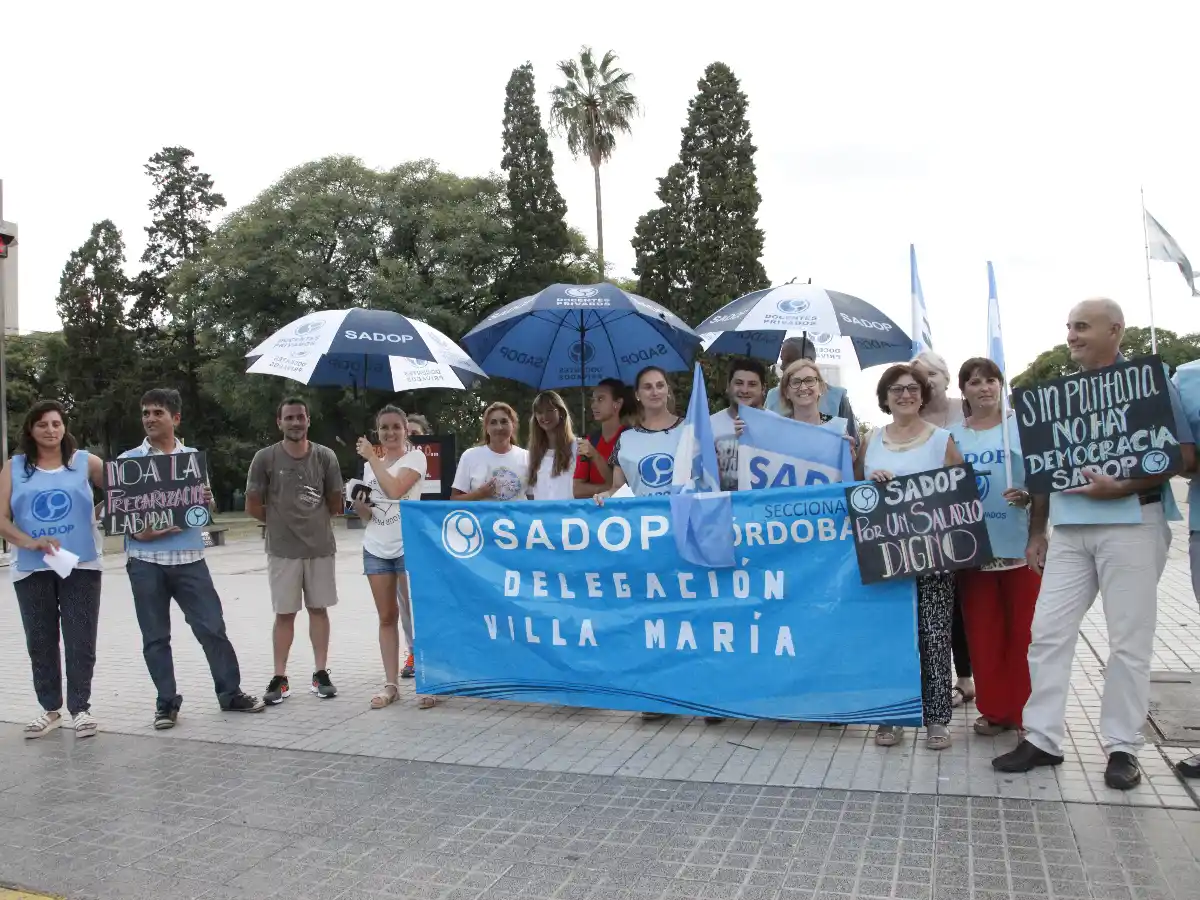 Docentes privados pidieron aumento y que el gobierno respete el derecho a huelga