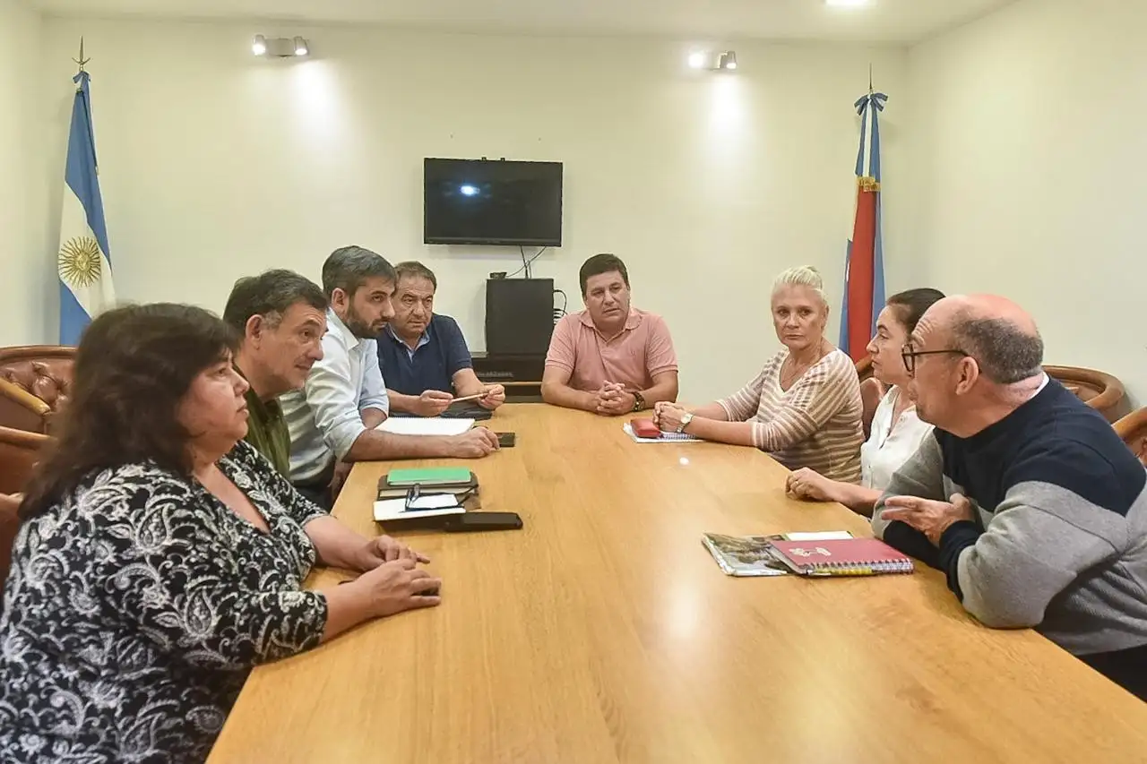 Senadores justicialistas respaldan a la Liga de Comunas y advirtien sobre la caída de recursos