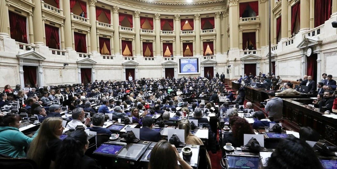 Tras la sesión del pasado miércoles, el jefe de Gabinete cuestionó a los legisladores que rechazaron los decretos delegados emitidos por el Gobierno nacional en la Cámara de Diputados, y acusó al peronismo de querer "romper las políticas" del Poder Ejecutivo. Crédito: Prensa Diputados