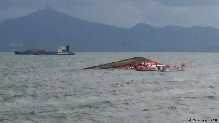 Filipinas: se hunde ferry con 251 personas a bordo