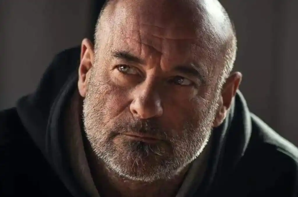 Tragedia en Córdoba: el actor Germán Jones murió al caer de un parapente