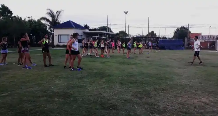 Mitre empezó la pretemporada rumbo a su debut en la Asociación del Oeste